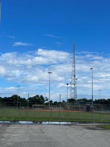 1592 SE Burning Court, Port St Lucie, FL 34952