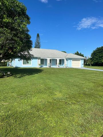 1592 SE Burning Court, Port St Lucie, FL 34952