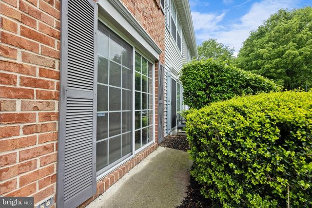 66 CHEVERNY CT, Hamilton, NJ 08619