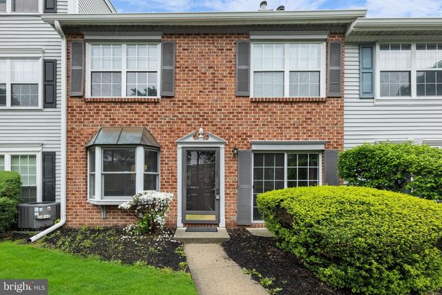 66 CHEVERNY CT, Hamilton, NJ 08619