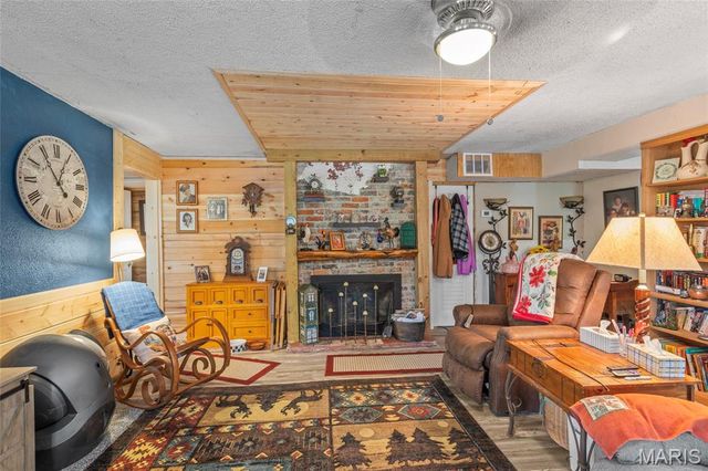 7640 Lake Drive, Cedar Hill, MO 63016