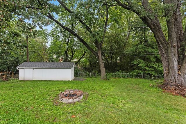 417 Melrose Street, Liberty, MO 64068