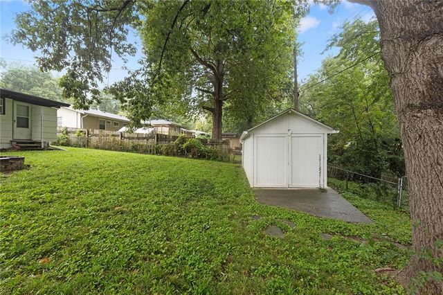 417 Melrose Street, Liberty, MO 64068