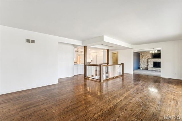 9 Lochhaven Lane, Ballwin, MO 63021