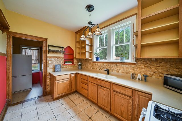 3502 Rosemear Avenue, Brookfield, IL 60513