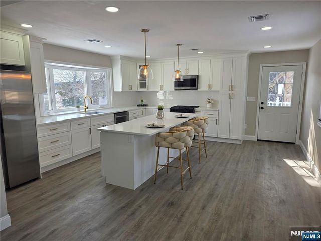 351 Woodcrest Place, Saddle Brook, NJ 07663