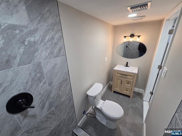 351 Woodcrest Place, Saddle Brook, NJ 07663