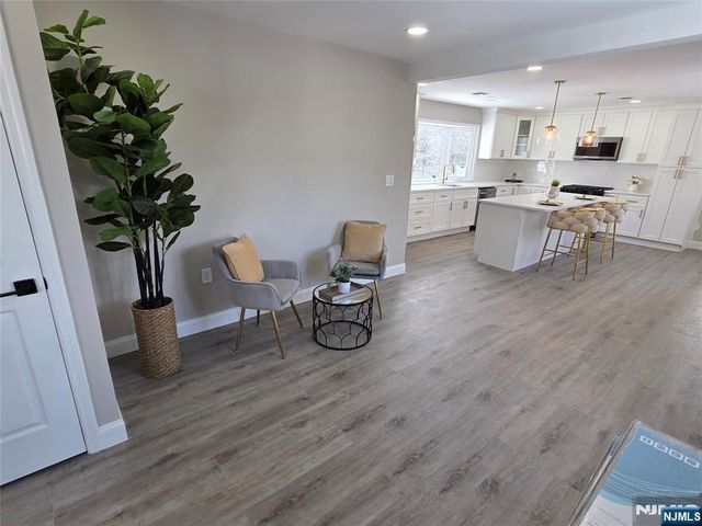 351 Woodcrest Place, Saddle Brook, NJ 07663