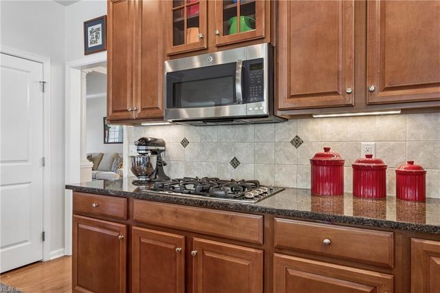 109 Ocracoke LN, Yorktown, VA 23693