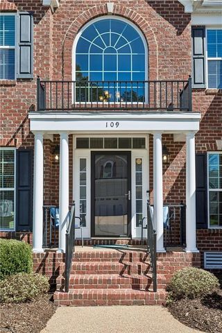 109 Ocracoke LN, Yorktown, VA 23693
