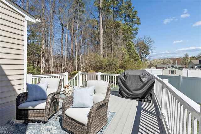 109 Ocracoke LN, Yorktown, VA 23693