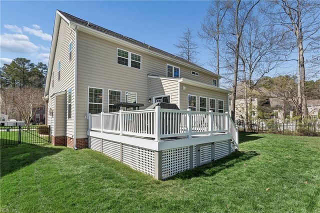 109 Ocracoke LN, Yorktown, VA 23693