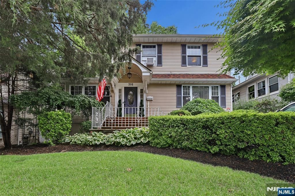 306 Passaic Avenue, Hasbrouck Heights, NJ 07604