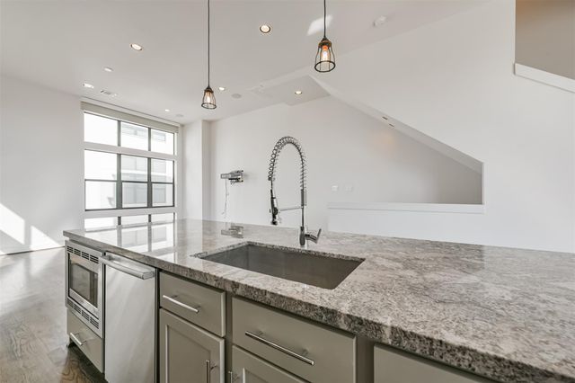 2824 Clay Street, Houston, TX 77003
