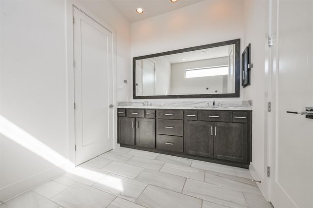 2824 Clay Street, Houston, TX 77003