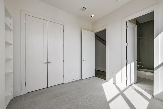 2824 Clay Street, Houston, TX 77003