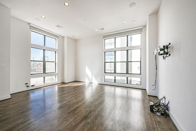 2824 Clay Street, Houston, TX 77003
