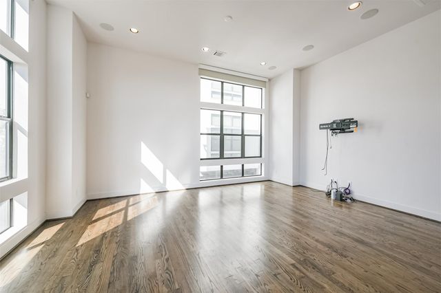 2824 Clay Street, Houston, TX 77003