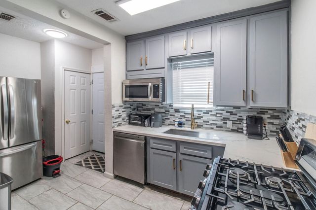 2613 & 2615 Isabella Street, Houston, TX 77004