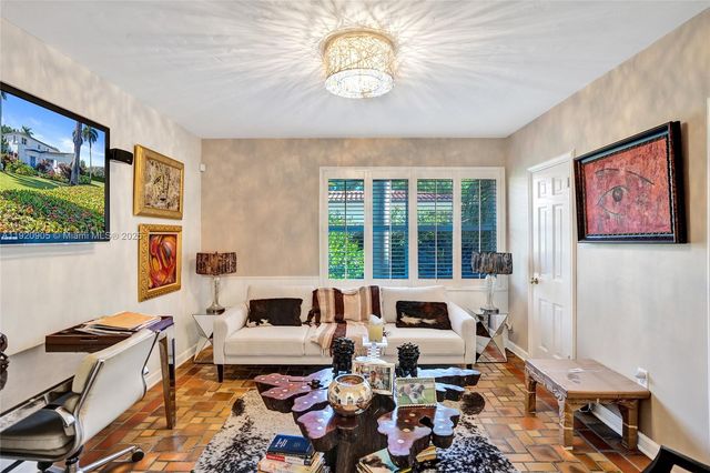 940 Hollywood Blvd, Hollywood, FL 33019