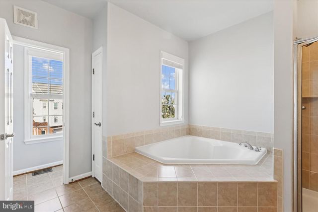 6821 HAMPTON BAY LN, Gainesville, VA 20155