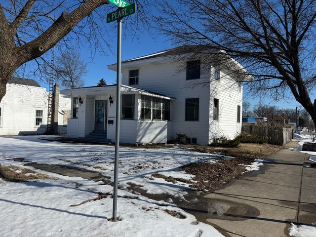 2 N Pearl Street, Knox, IN 46534