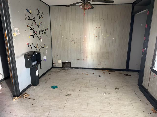 2 N Pearl Street, Knox, IN 46534