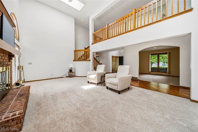 5513 Pheasants Walk Drive, North Olmsted, OH 44070