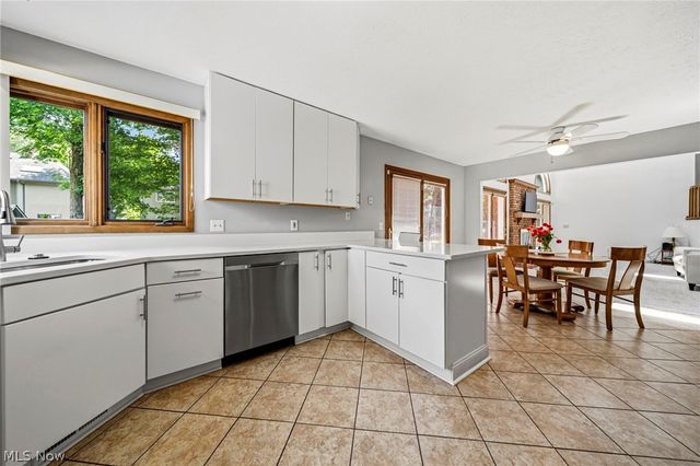 5513 Pheasants Walk Drive, North Olmsted, OH 44070