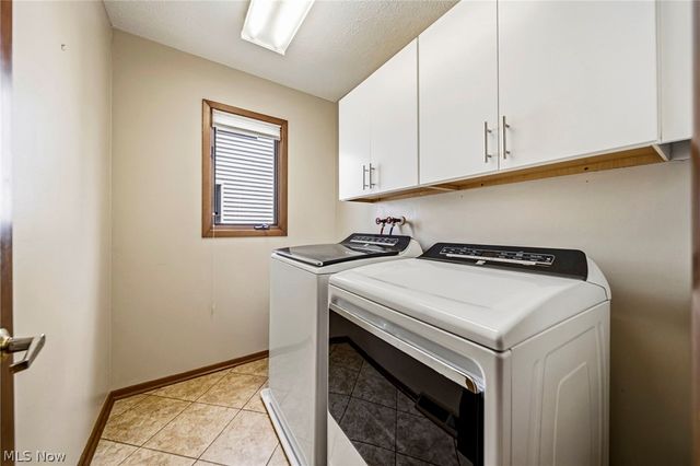 5513 Pheasants Walk Drive, North Olmsted, OH 44070