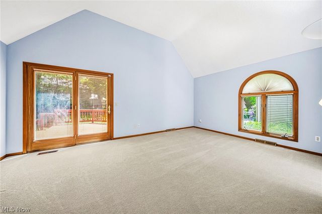 5513 Pheasants Walk Drive, North Olmsted, OH 44070