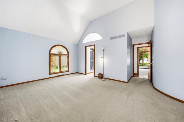5513 Pheasants Walk Drive, North Olmsted, OH 44070
