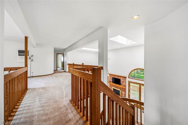 5513 Pheasants Walk Drive, North Olmsted, OH 44070