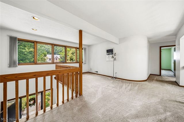 5513 Pheasants Walk Drive, North Olmsted, OH 44070