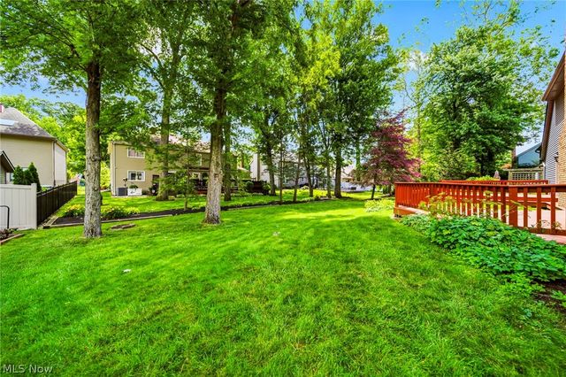 5513 Pheasants Walk Drive, North Olmsted, OH 44070