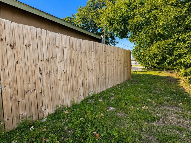 2910 Fairbanks Street, Houston, TX 77026