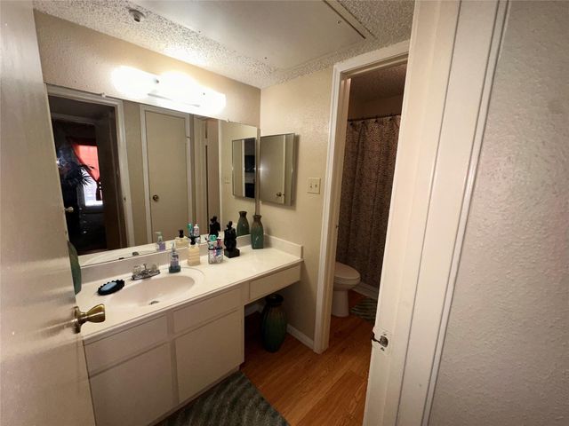 10101 S Gessner Road 213, Houston, TX 77071