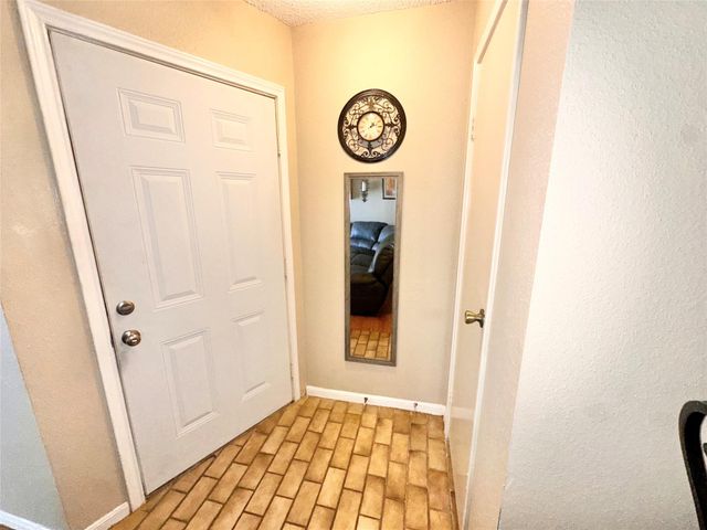 10101 S Gessner Road 213, Houston, TX 77071