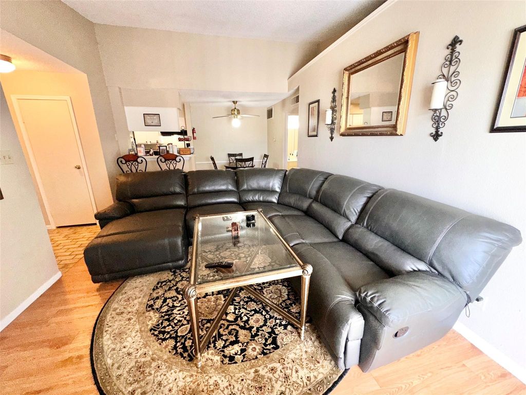 10101 S Gessner Road 213, Houston, TX 77071