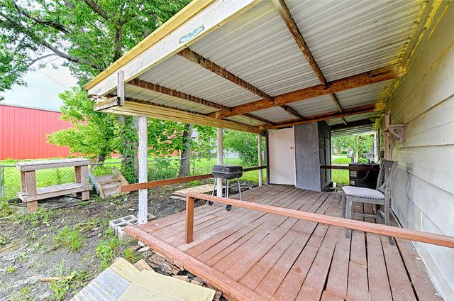 109 W Marsalis Street, Celeste, TX 75423