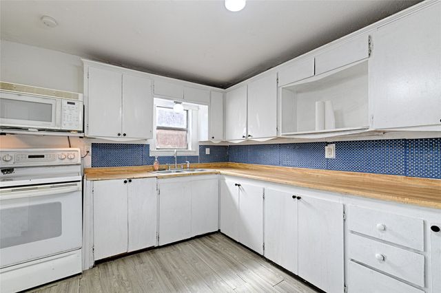 109 W Marsalis Street, Celeste, TX 75423