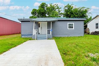 109 W Marsalis Street, Celeste, TX 75423