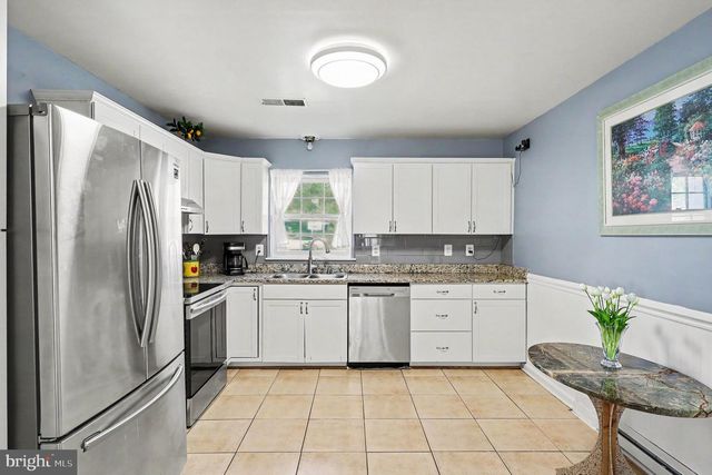 17841 LYDA LN, Dumfries, VA 22026