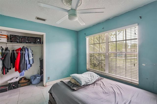 8113 Rose Marie Cir, Boynton Beach, FL 33472