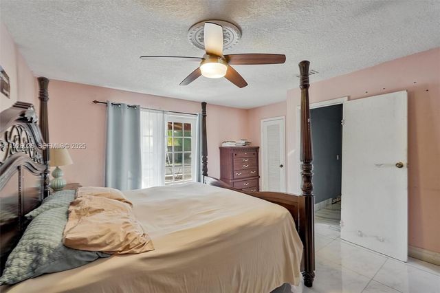 8113 Rose Marie Cir, Boynton Beach, FL 33472