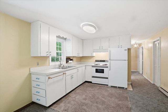 6 Gerard Ave, Freetown, MA 02717