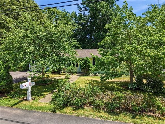 6 Gerard Ave, Freetown, MA 02717