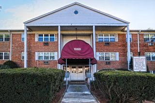 1080 New Haven Avenue APT 113, Milford, CT 06460