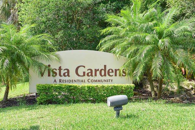 28 Vista Gardens Trail 102, Vero Beach, FL 32962