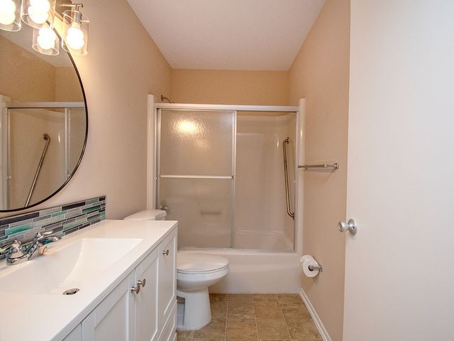 28 Vista Gardens Trail 102, Vero Beach, FL 32962